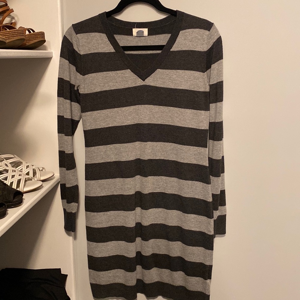 Sweater dress. Perfect for Fall and Winter with or without boots.